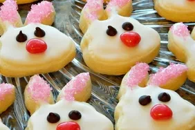 Elevate Your Cookies With This Easy, No-Fuss Sugar Cookie Icing