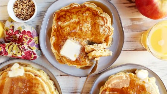 Community Pick: Apple-Pecan Pancakes